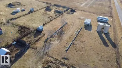 Interior photo 4 of 61215 Rge Rd 444