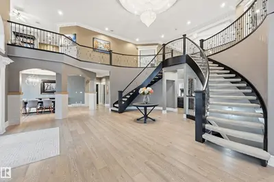 Interior photo 4 of #410 23033 WYE RD