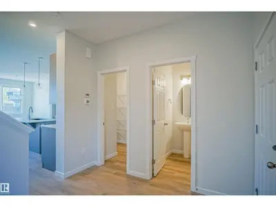 Interior photo 4 of 938 18 AV NW