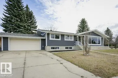 Interior photo 2 of 8607 62 ST NW