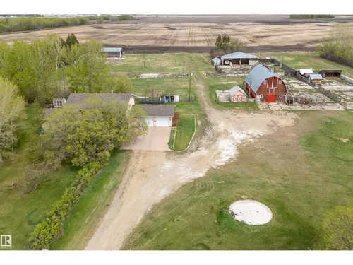 240028 TWP 460, Rural Wetaskiwin County - $699,900