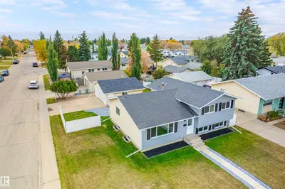 Interior photo 2 of 9701 100