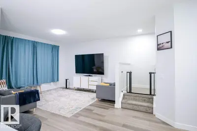 Interior photo 3 of 129 PAISLEY GATE GA SW