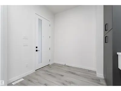 Interior photo 2 of 145 Graybriar DR