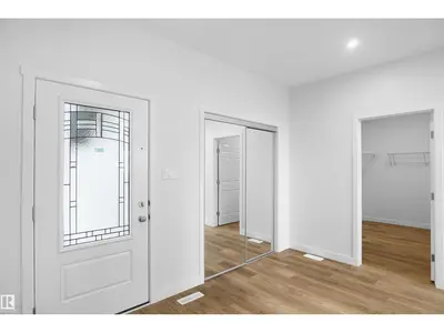 Interior photo 1 of 56 Nerine CR