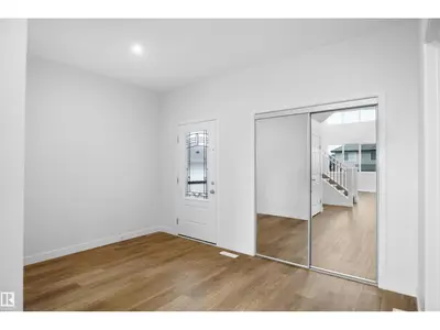 Interior photo 2 of 56 Nerine CR