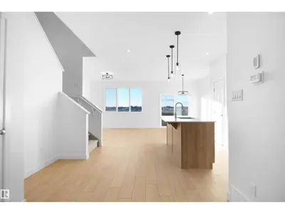 Interior photo 2 of 58 Nerine CR