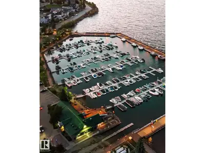 Interior photo 2 of 607 LAKESHORE DR