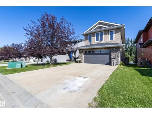 9 Southbridge Crescent, Calmar - $570,000