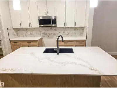 Interior photo 3 of 6 ELIS LI