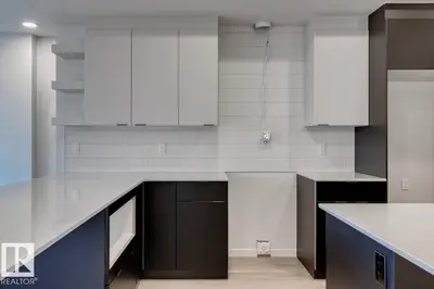 Interior photo 4 of 308 30 ST SW