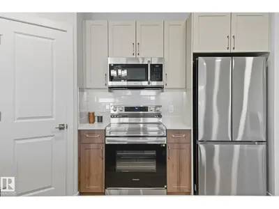 Interior photo 4 of #42 11 DALTON LI