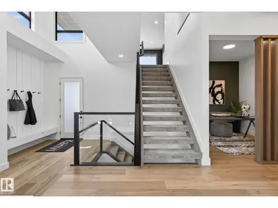 Interior photo 4 of 6703 KNOX CT SW