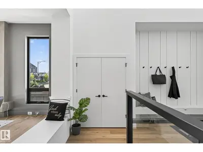 Interior photo 3 of 6703 KNOX CT SW