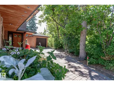 Interior photo 3 of 8 VALLEYVIEW PT NW