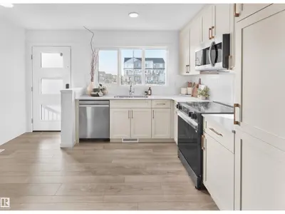 Interior photo 4 of 3 18636 18 AV NW