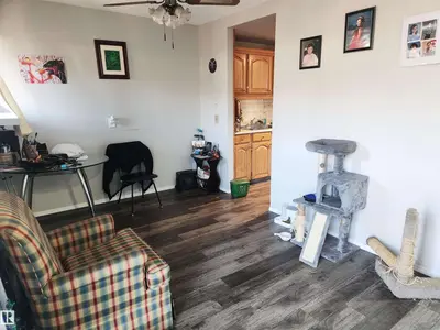 Interior photo 3 of 162 ABBOTTSFIELD RD NW