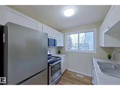 Interior photo 3 of 112 Dickinsfield CO NW NW