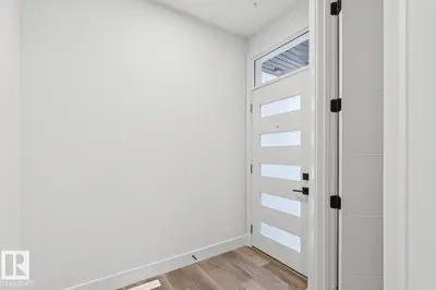 Interior photo 2 of 3603 42 AV