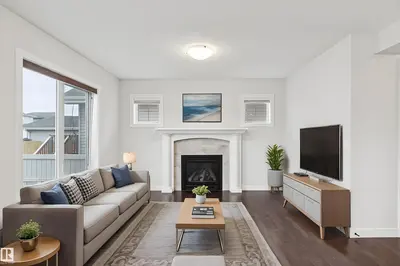 Interior photo 3 of 323 AVENA LI