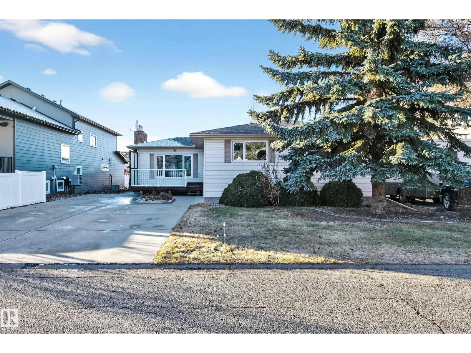 743 LEE RIDGE RD NW NW, Edmonton - 5 bedroom Detached Single Family for sale