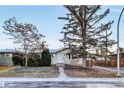 Interior photo 1 of 11231 41 AV NW NW