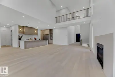 Interior photo 4 of #7 6090 CRAWFORD DR SW