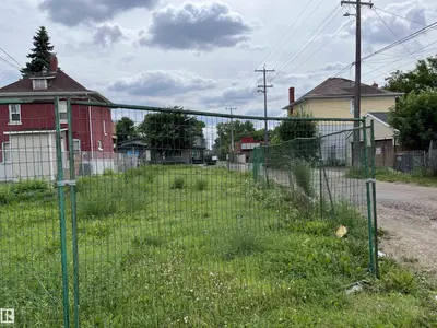 Interior photo 3 of 9352 107A AV NW