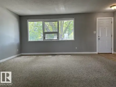 Interior photo 3 of 9512/9514 128 AV NW