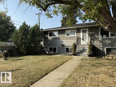 Interior photo 1 of 9512/9514 128 AV NW