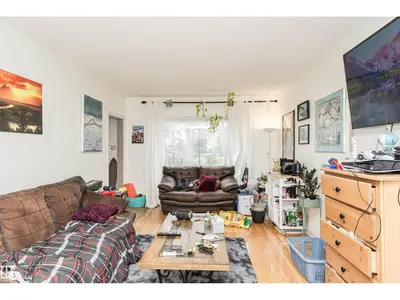 Interior photo 4 of 10922 84 AV NW