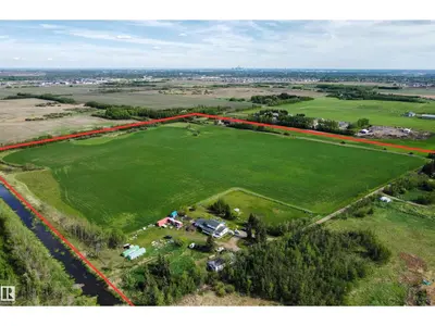 Interior photo 3 of 54318 RGE RD 255