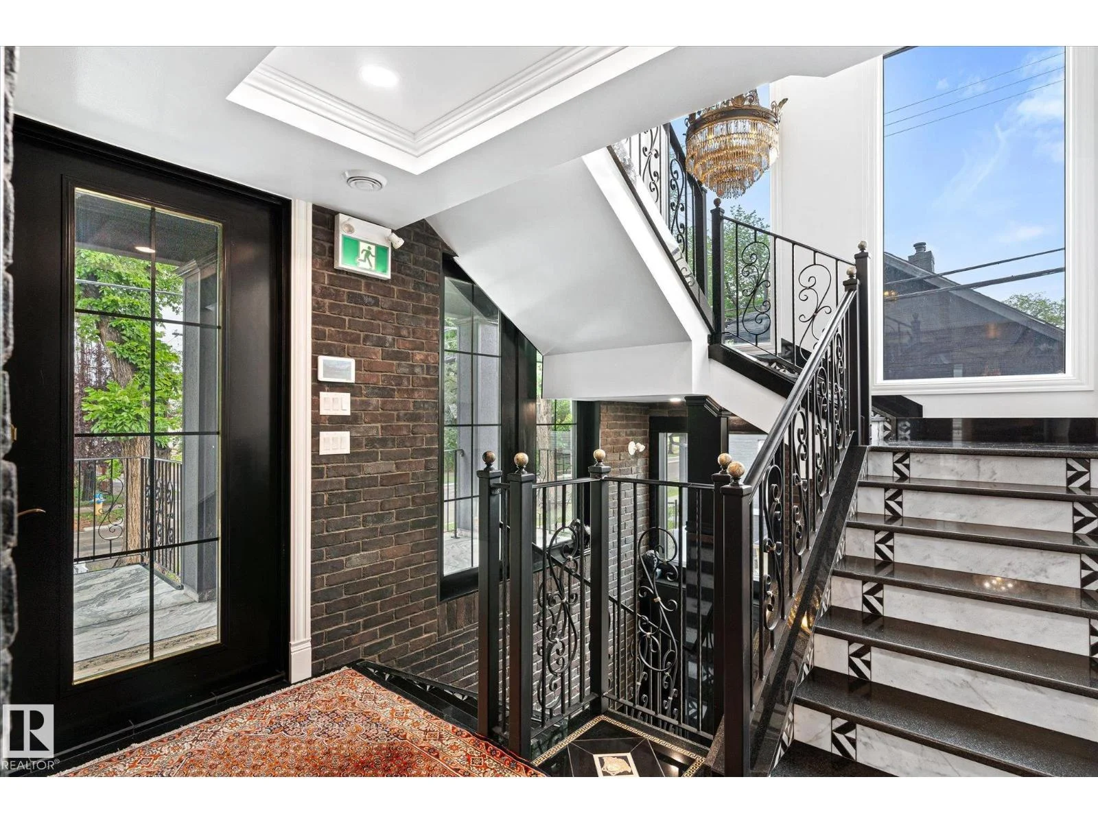 11833 102 AV NW, Edmonton - 6 bedroom Triplex for sale