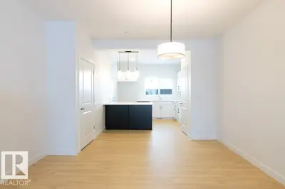 Interior photo 3 of 683 Cambrian BV