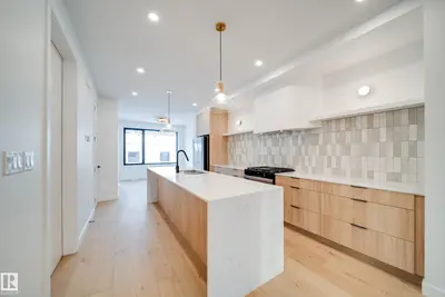 Interior photo 3 of 7540 80 AV NW