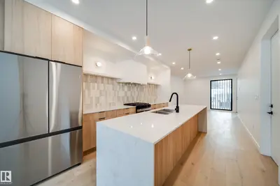 Interior photo 4 of 7540 80 AV NW