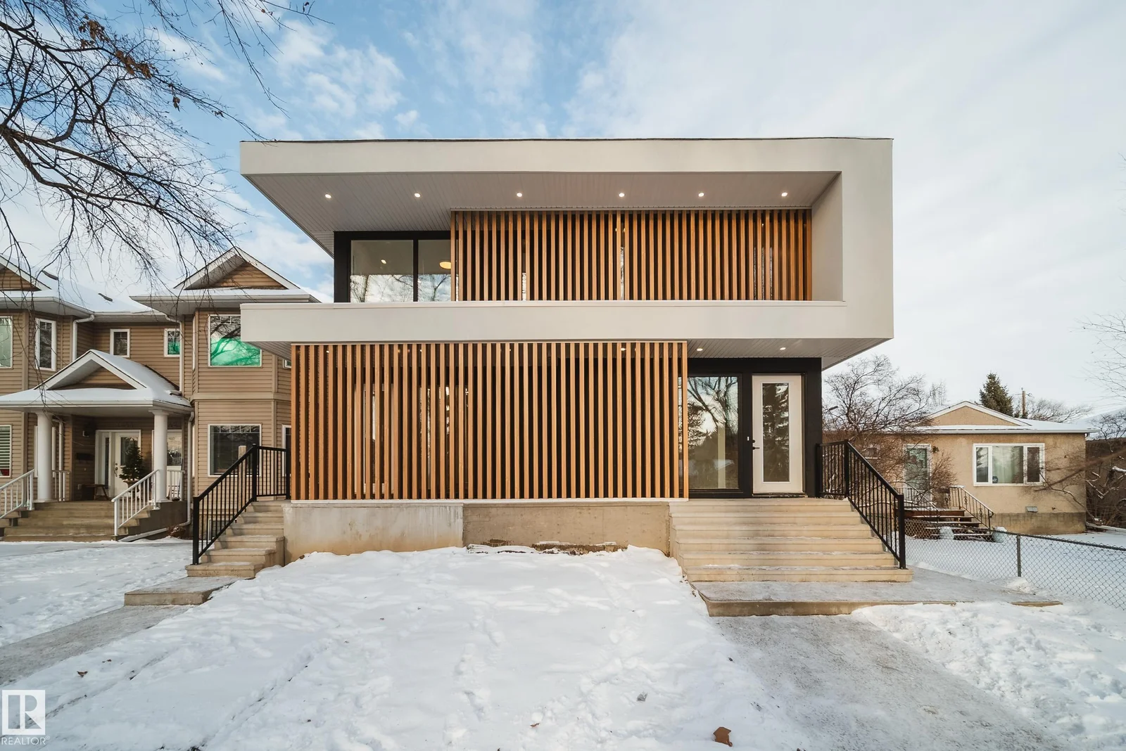 7540 80 AV NW, Edmonton - 4 bedroom Duplex for sale