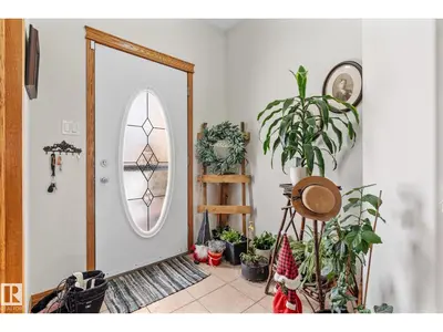 Interior photo 2 of 4933 48 AV