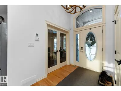 Interior photo 2 of 3211 62 ST