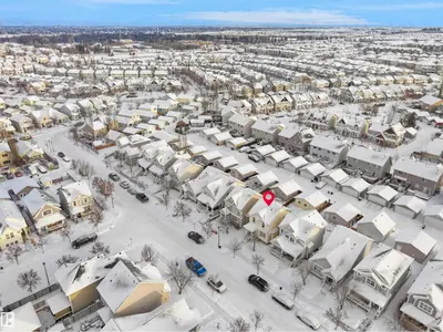 Interior photo 3 of 1509 76 ST SW