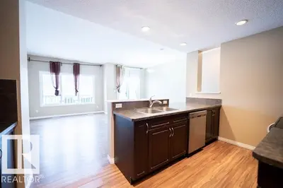 Interior photo 2 of 3117 ARTHURS CR SW