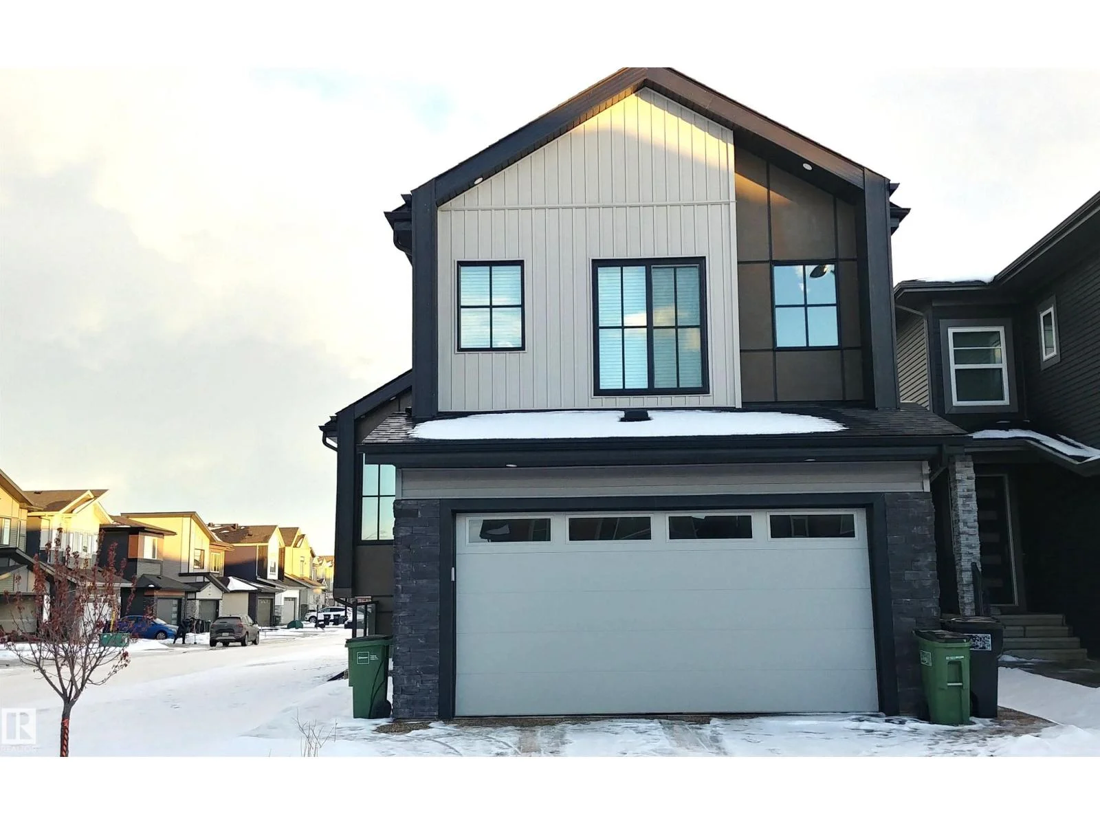 #Upper 8903 MAYDAY WY SW, Edmonton - 4 bedroom Detached for sale