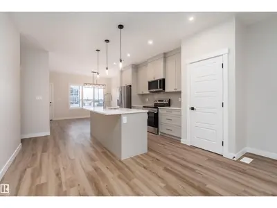 Interior photo 2 of 8532 96 Avenue