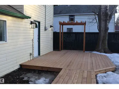 Interior photo 4 of 4508 52 St.