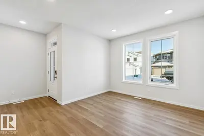 Interior photo 4 of 318 26 ST SW