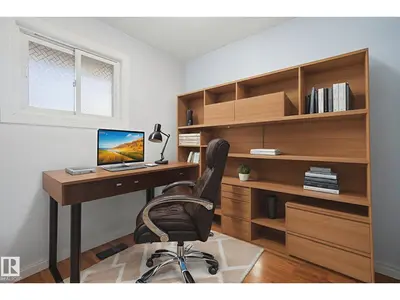 Interior photo 4 of 457 ABBOTTSFIELD RD NW
