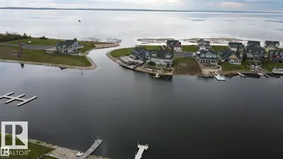 Interior photo 4 of 28 Sunset Harbour