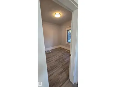 Interior photo 4 of 5023 53 ST