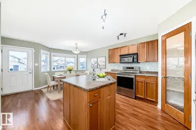 Interior photo 4 of 2805 25 ST NW