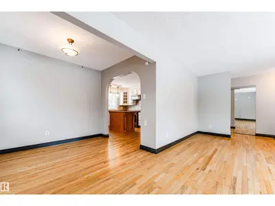 Interior photo 4 of 37 Apache CR